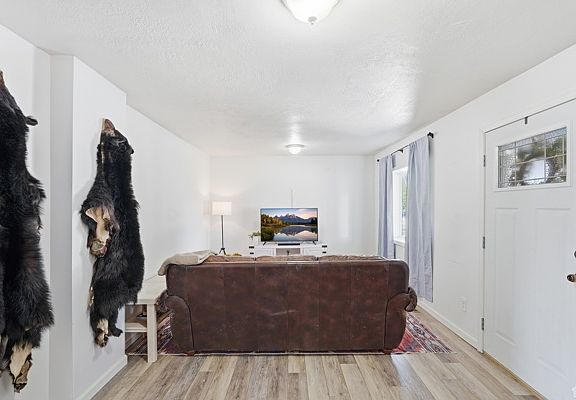 5th image of 234 Donahue Ave