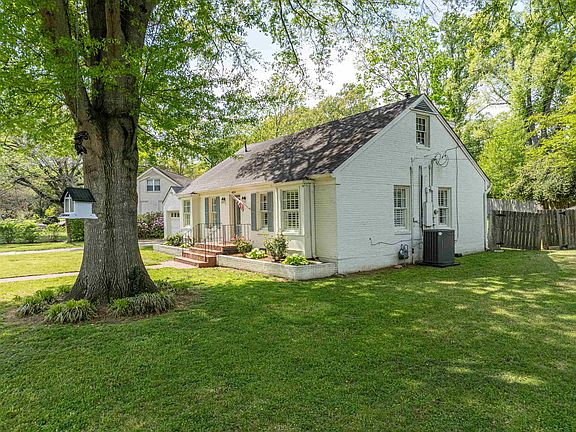 4th image of 4054 Saint Ann Cir