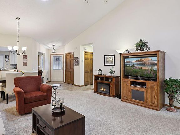 5th image of 10829 Lexington Dr