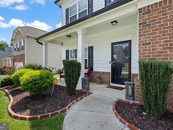 2nd image of 40 Poplar Farms Dr