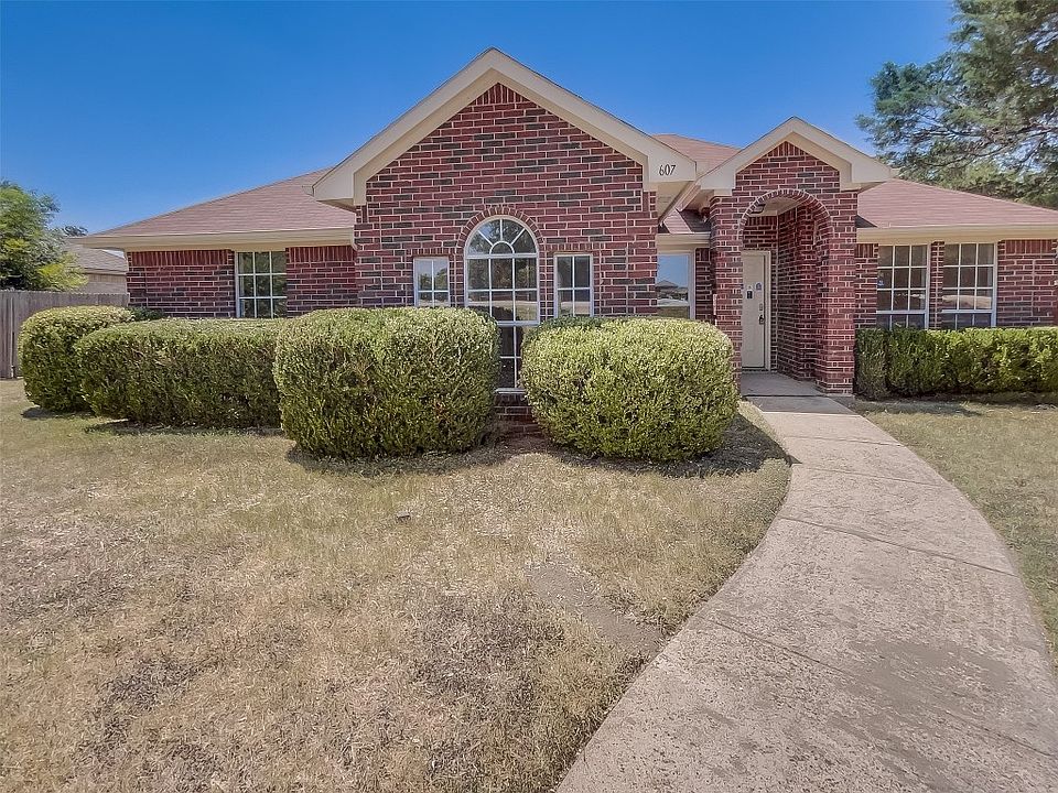 1st image of 607 S Parks Dr