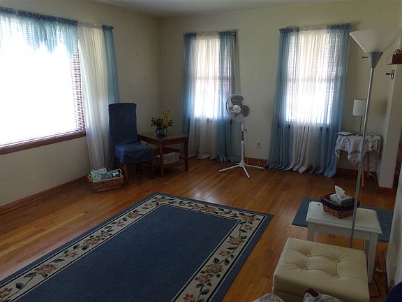 2nd image of 864 W Losey St