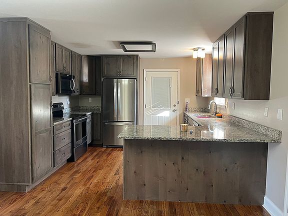 2nd image of 190 Lowery Rd