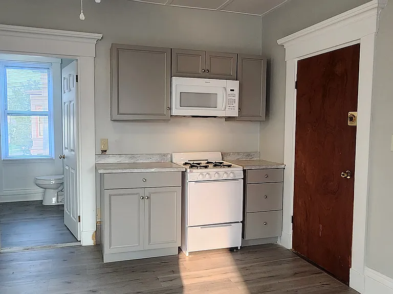 44 Chestnut St #1 — Photo 8