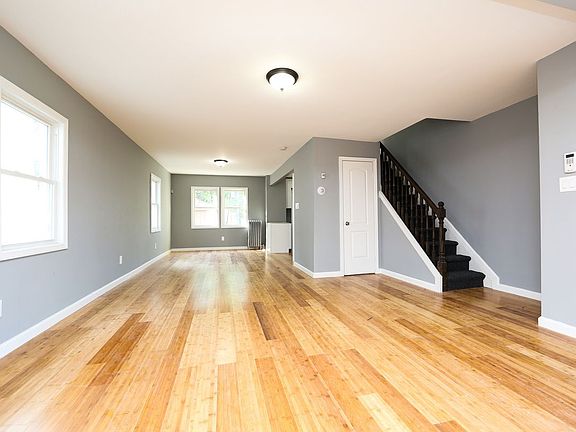 3rd image of 15532 Linden Blvd