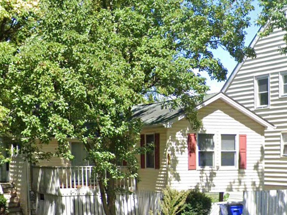 1st image of 265 2nd St