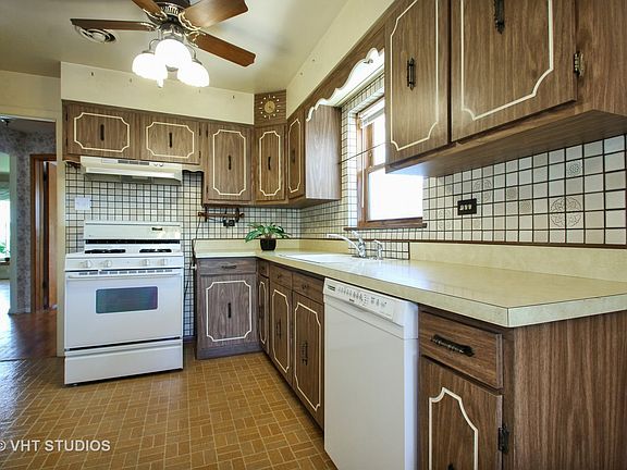 3rd image of 9104 Birch Ave