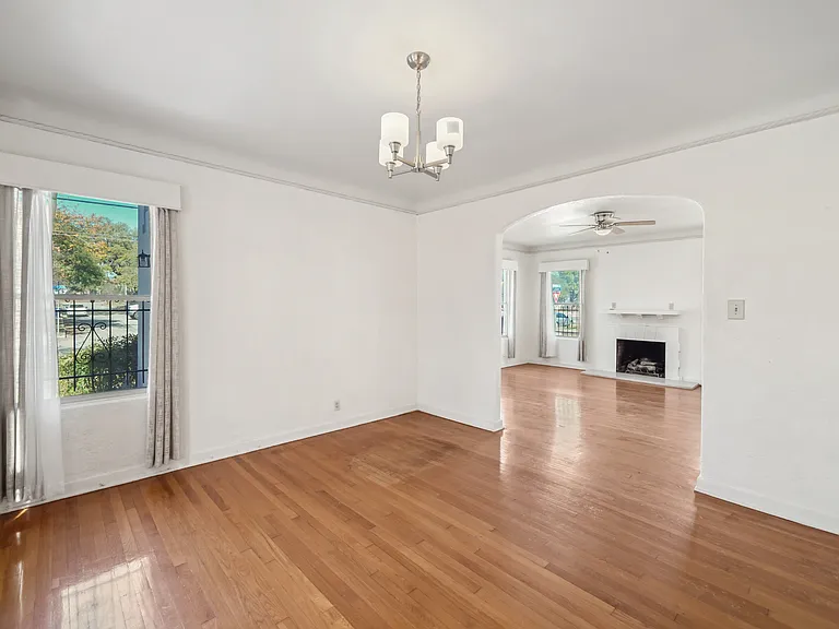 326 E Mistletoe Ave #2 — Photo 40