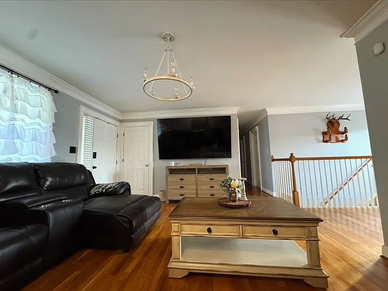 2208 Indian Gap Rd — Photo 3