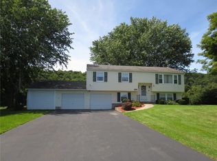2299 Sandhill Rd, Newark, NY 14513