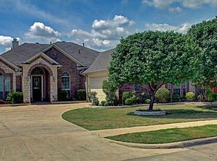 1033 Apache Lake Dr, Carrollton, TX 75010