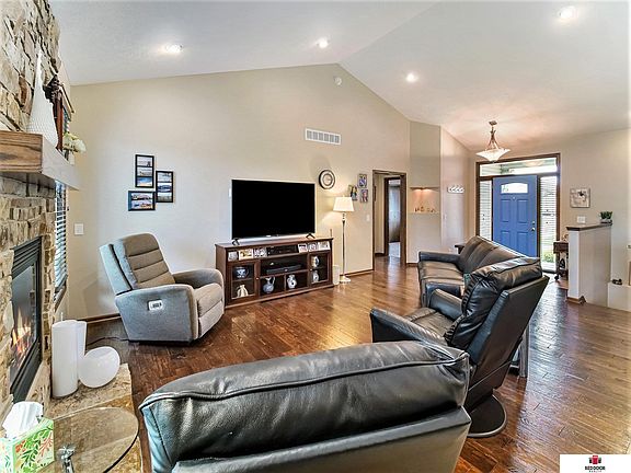 3rd image of 2728 Shadowbrook Dr