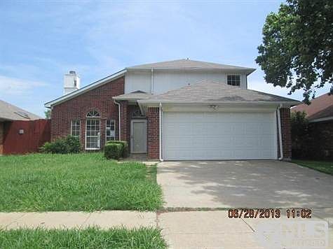 1st image of 325 Faircrest Dr