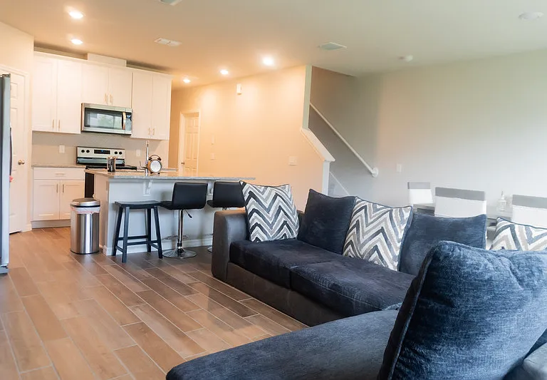 561 Legacy Loop — Photo 3
