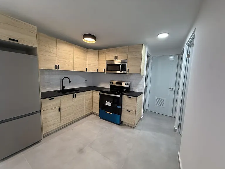 COND BORINQUEN TOWERS 2 APT 403 — Photo 2