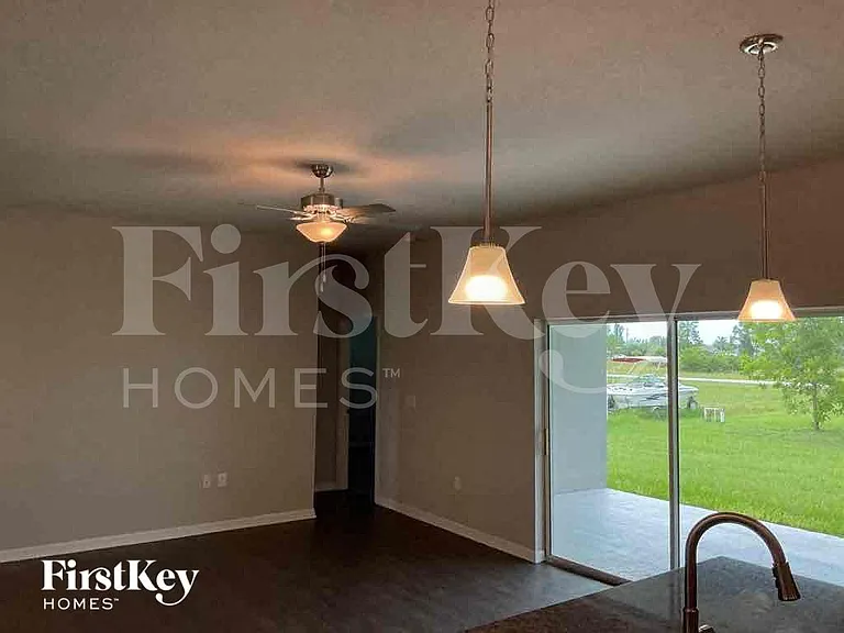 2216 NW 18th Ter — Photo 3