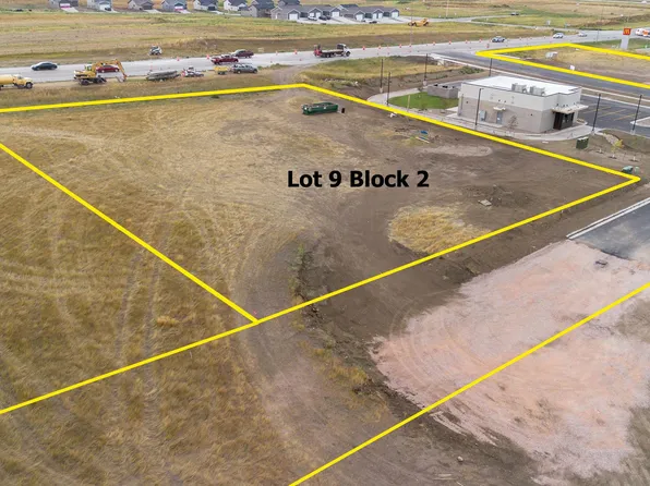 9 Pilot Way, Box Elder, SD 57719
