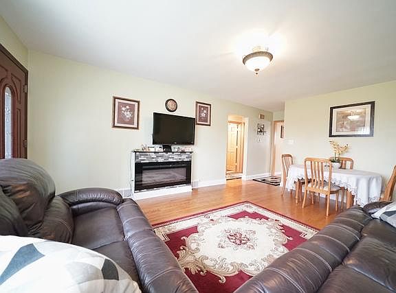 2nd image of 9417 Schiller Blvd