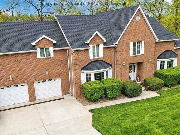 3rd image of 738 Pinecrest Dr