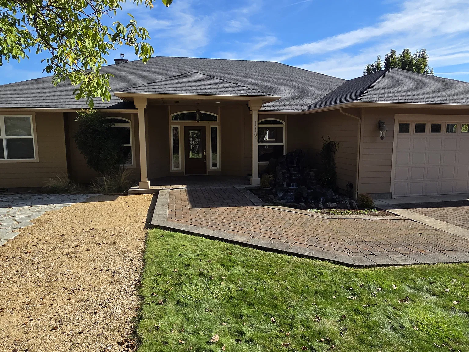 3 bed, 2353 sqft, $3,000 — Photo 1