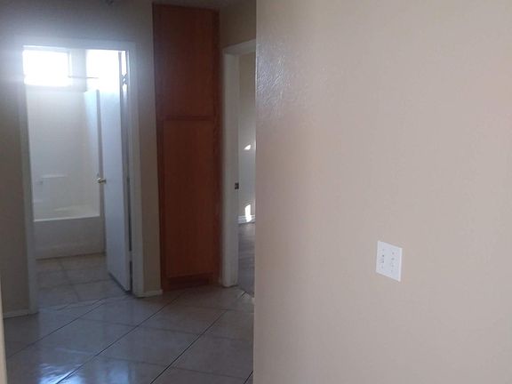 5th image of 22 Warm Glen Ave