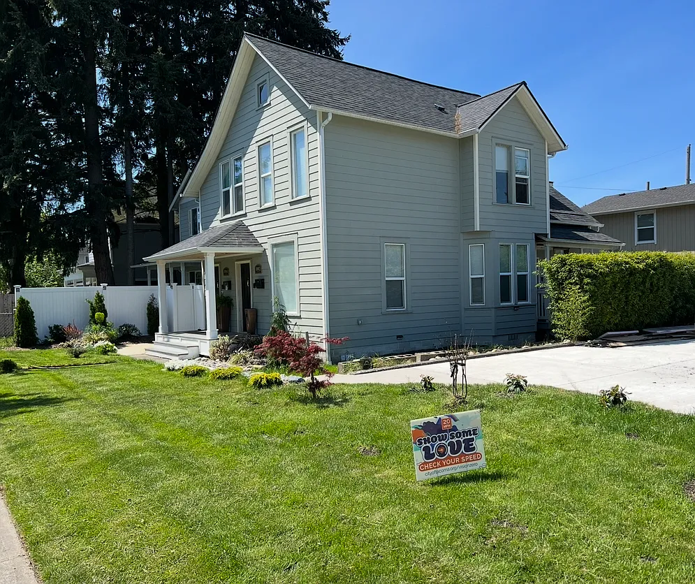 2 bed, 835 sqft, $1,700 — Photo 1
