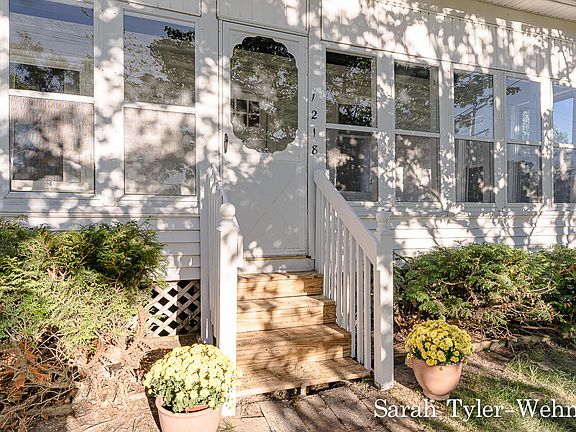 3rd image of 1218 Witham Dr