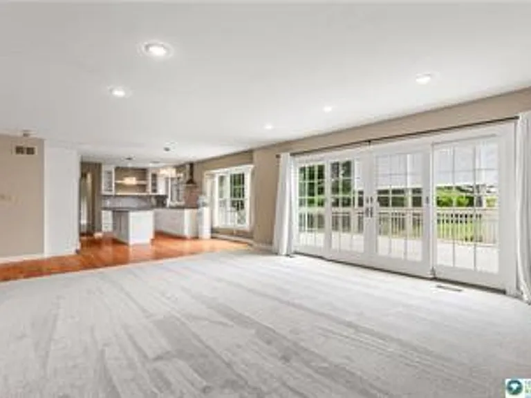 8348 Pheasant Run — Photo 5