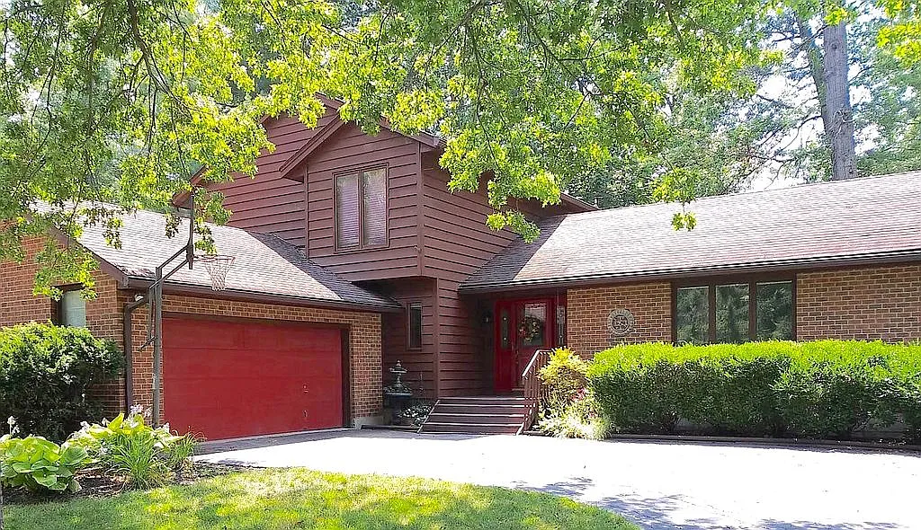 1073 Bridlepath Ln photo 1