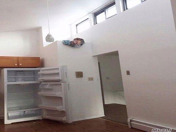 4th image of 6821 Douglaston Pkwy #2nd