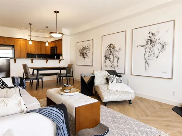 100 W Lakeway Blvd #315, Sylvan Lake, AB T4S 0A4