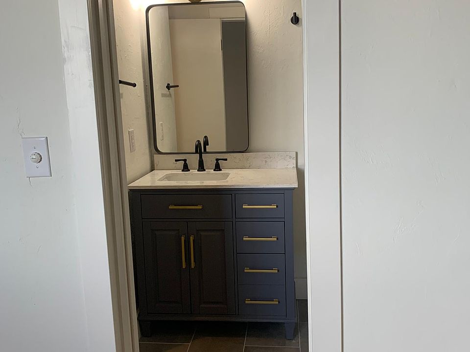 1st image of 118 W 8th Ave #5