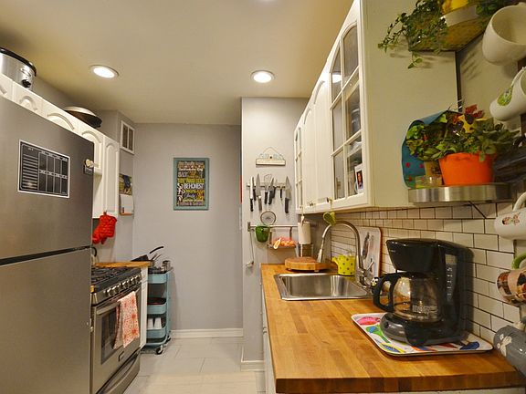3rd image of 55 Austin Pl APT 3S