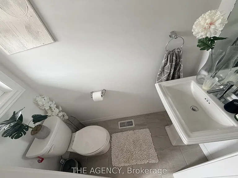 28 Baker Ln — Photo 5