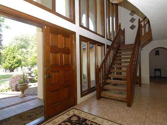 4th image of 785 S Villier Ct