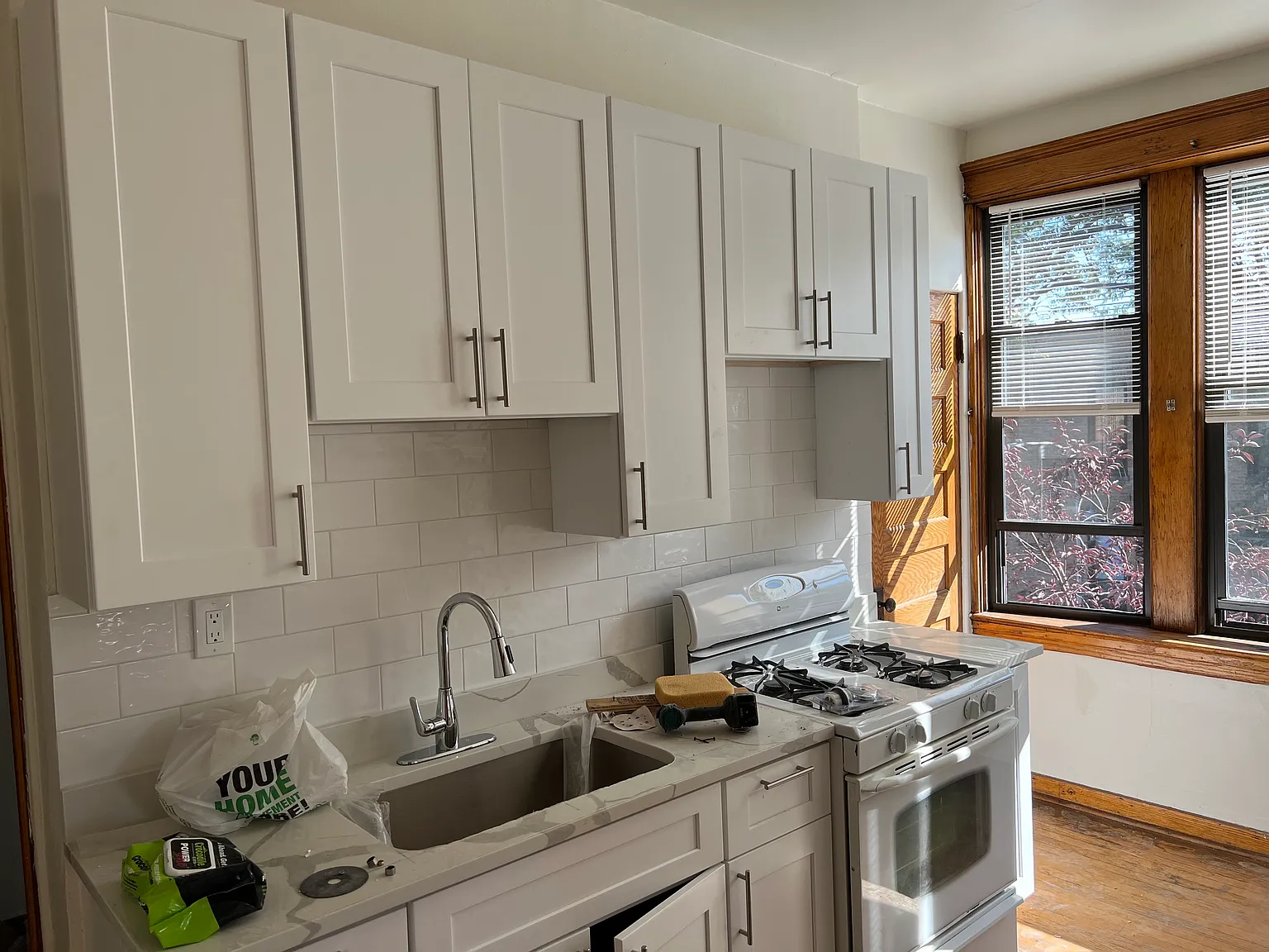 1 bed, 900 sqft, $1,490 — Photo 3