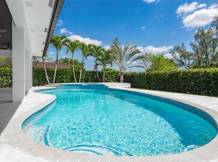 19601 E Saint Andrews Dr, Hialeah, FL 33015