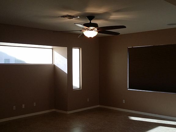 3rd image of 17571 W Crocus Dr