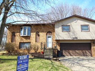 1335 Brierwood Dr, Mt Zion, IL