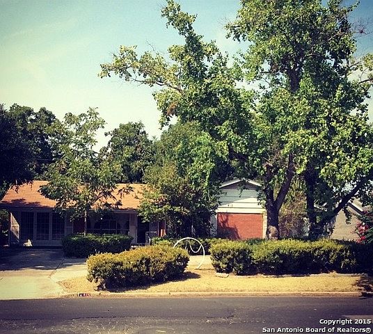 1st image of 415 Harcourt Ave