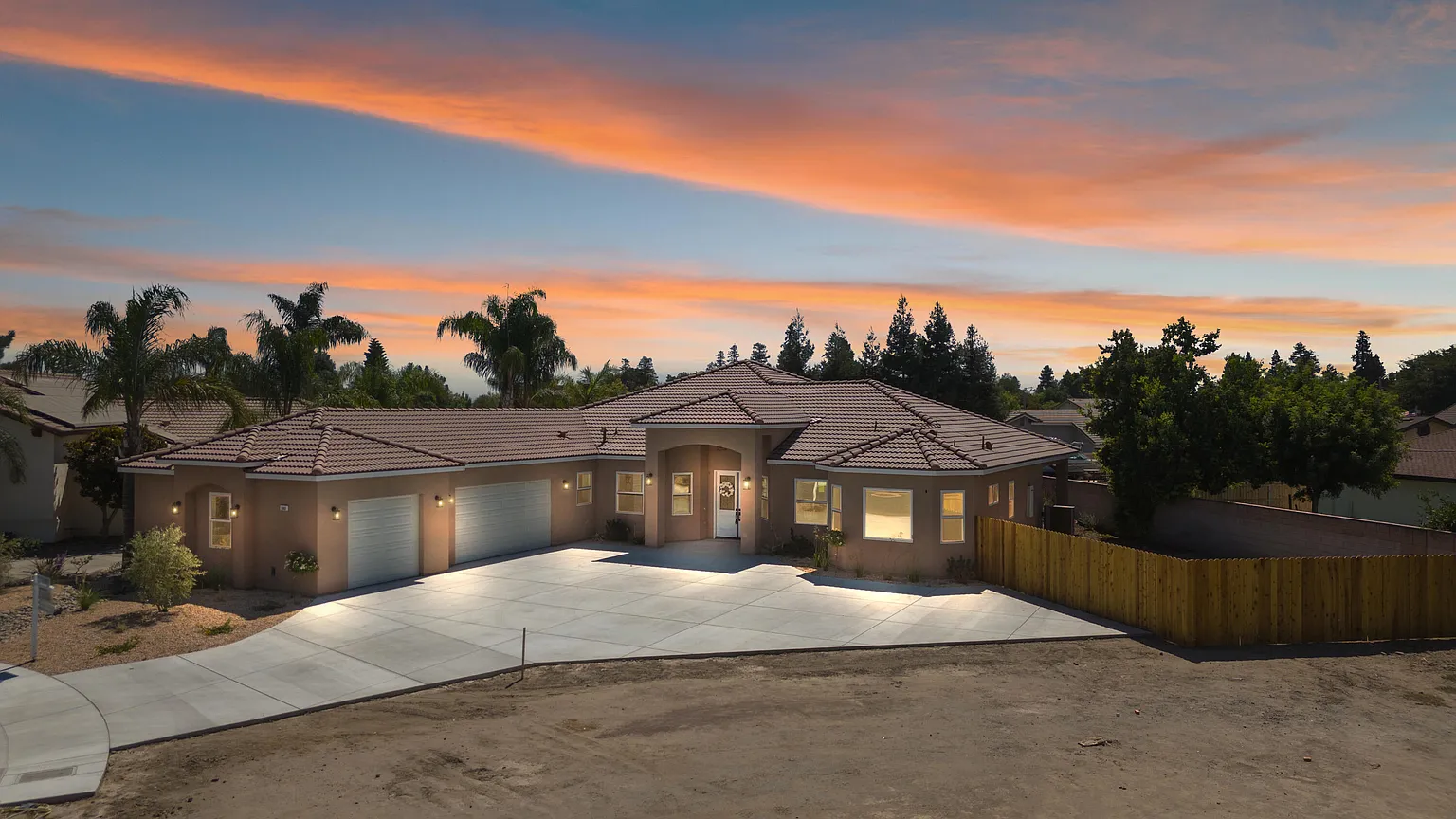 183 Oaks Court photo 1