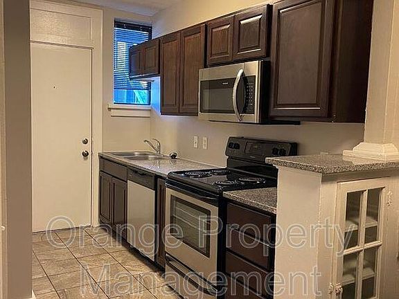 3rd image of 808 N 33rd St #1