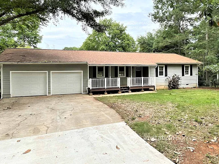 4812 Hemlock Dr SE — Photo 2