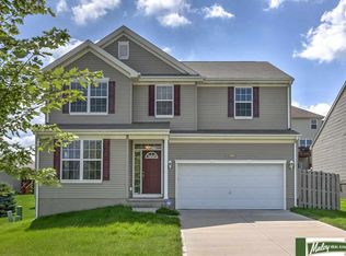 20811 Charles St, Elkhorn, NE 68022