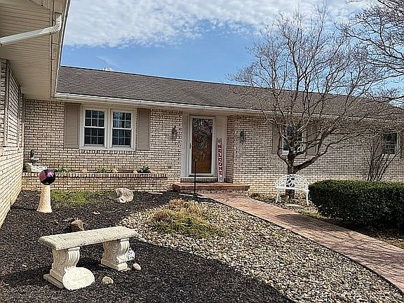 2nd image of 354 Mound Rd