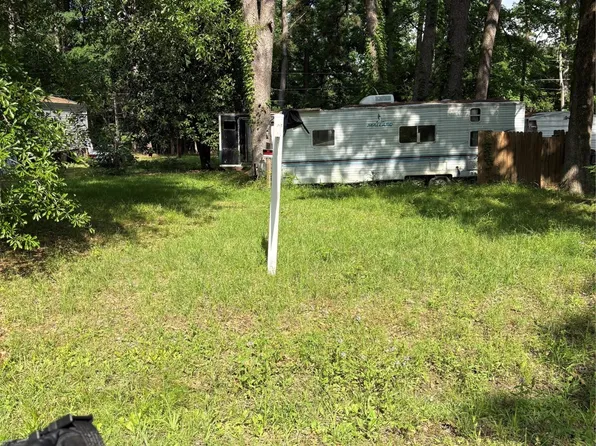7239 Golden Meadows Rd, Greenwood, LA 71033