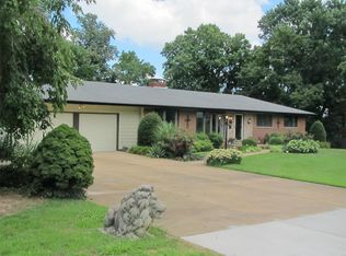11063 Teakwood Dr, Saint Louis, MO 63126