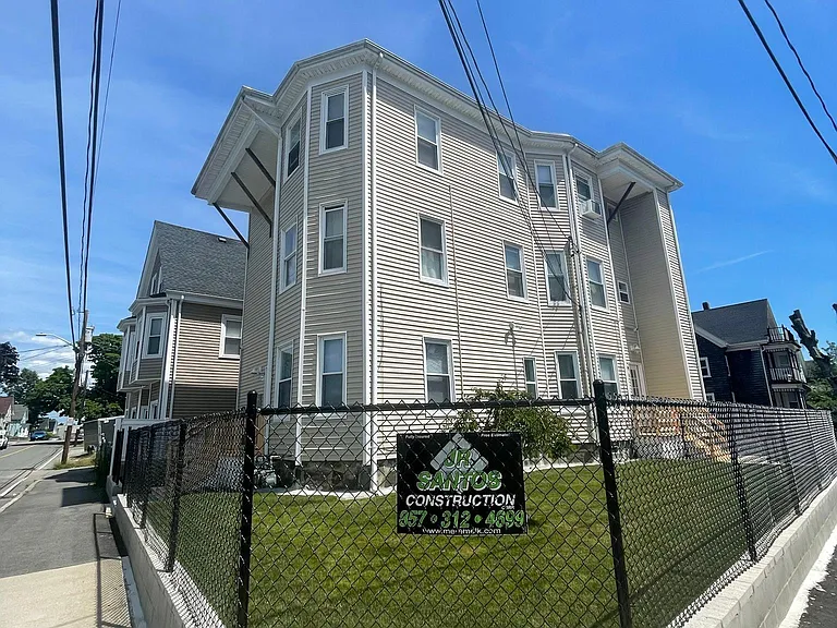 92 Myrtle St #1 — Photo 2