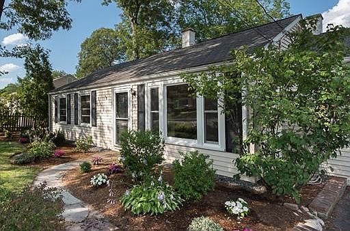 2nd image of 15 Karen Ln