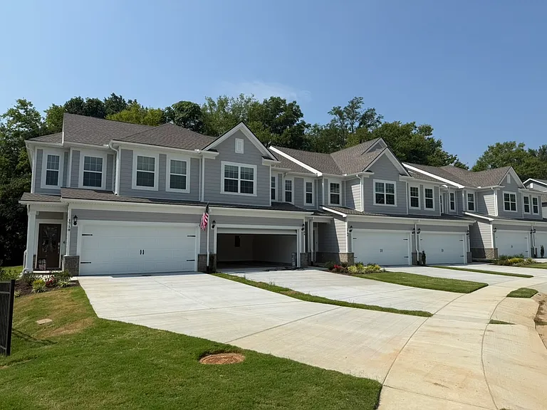 1706 Manuka Ln — Photo 3